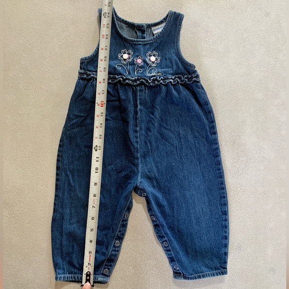 Oshkosh Ruffled Bubble Overalls Blue Jean Denim Jumpsuit Embroidered Flowers 18M - Picture 10 of 10